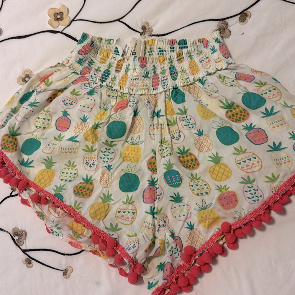 Adorable pineapple boxers with pink pompom fringe! Never worn. 🍍💕 size small.